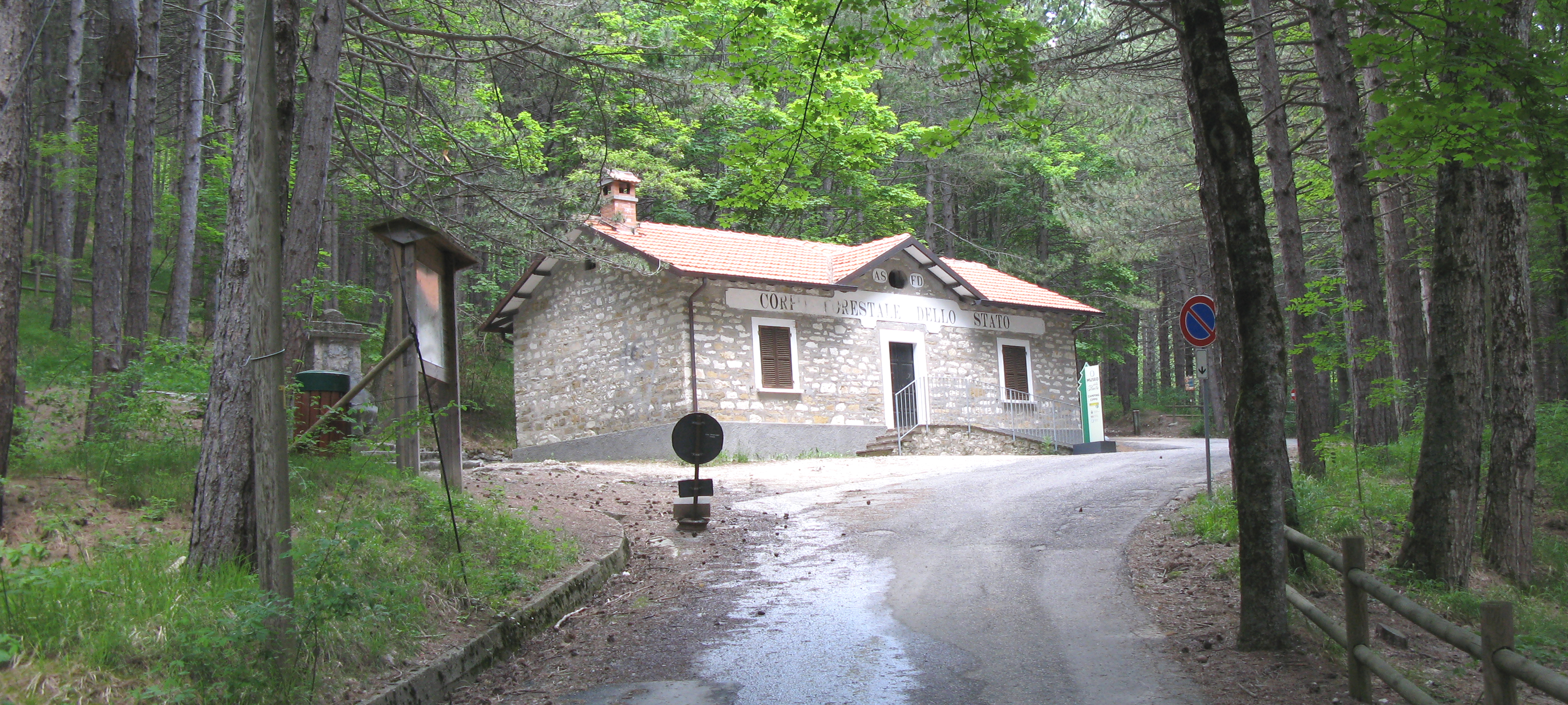 Parco Sasso Simone e Simoncello Sentiero 101 - immagine 7 (Il Cippo)