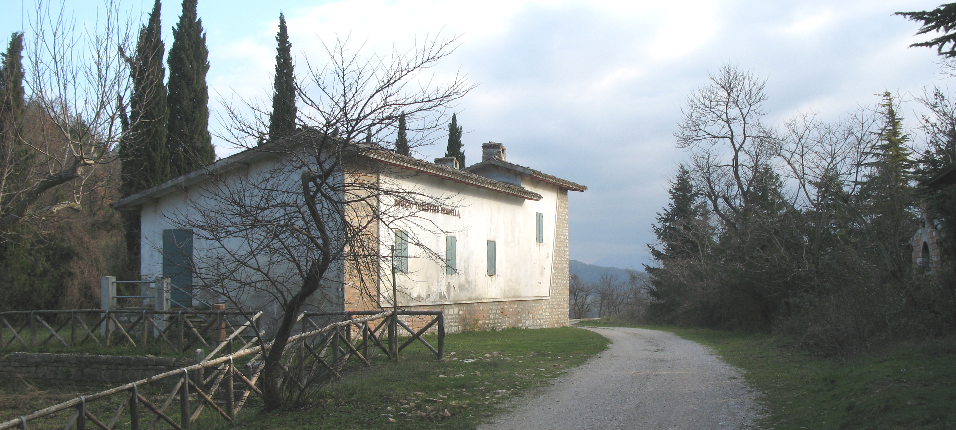 Gola del Furlo Sentiero 450 - immagine 8 (Rifugio La Pradella)