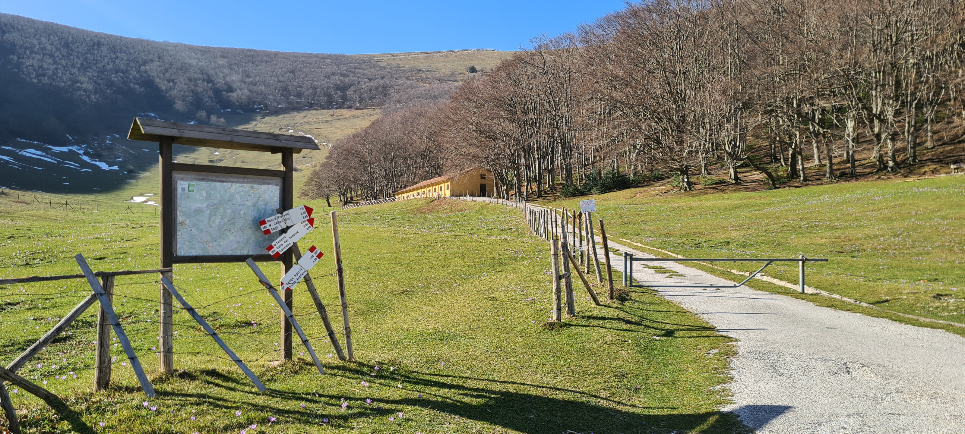 Monte Catria Sentiero Frassati - immagine 5 (Rifugio Valpiana)